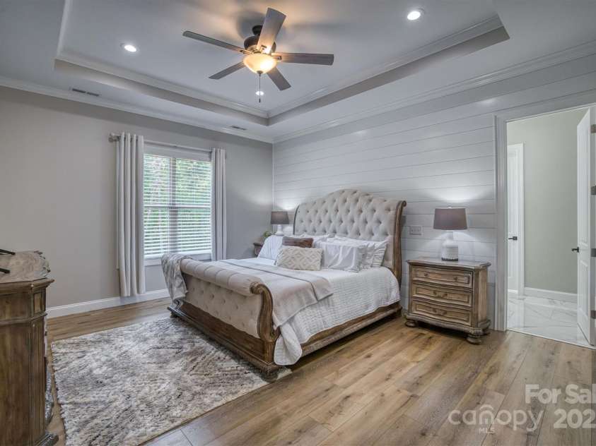 2545 10th Street Court, Hickory, NC 28601.  MLS# CAR4278191, YatesRealty ID 26123. 