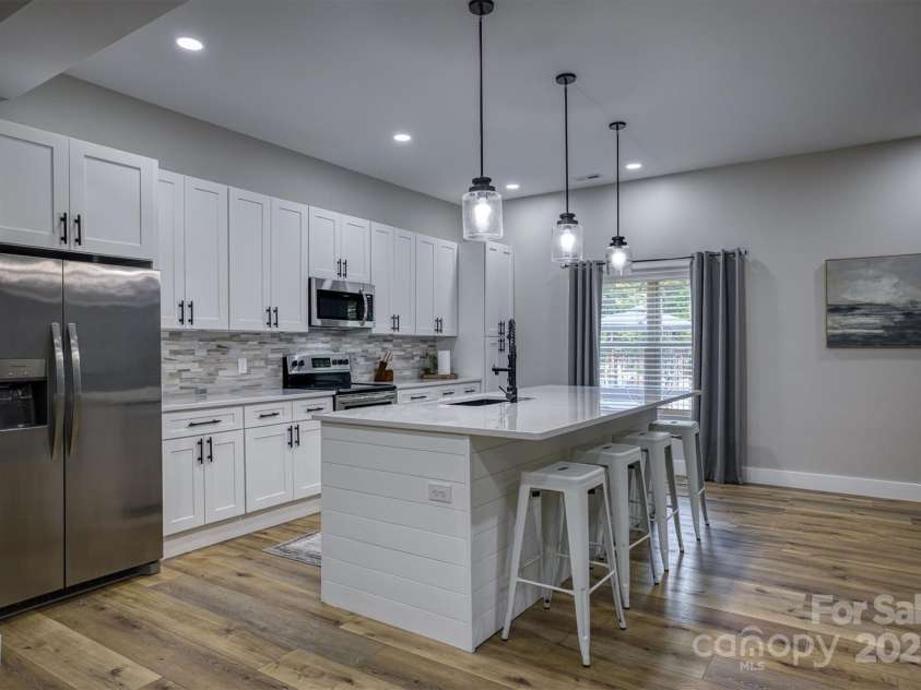 2545 10th Street Court, Hickory, NC 28601.  MLS# CAR4278191, YatesRealty ID 26123. 