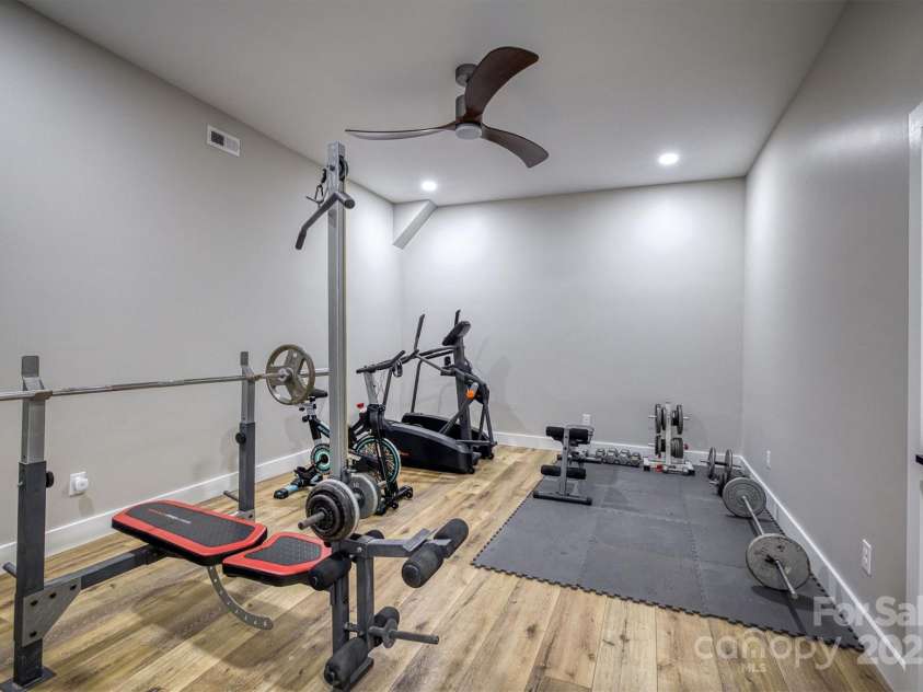 2545 10th Street Court, Hickory, NC 28601.  MLS# CAR4278191, YatesRealty ID 26123. 