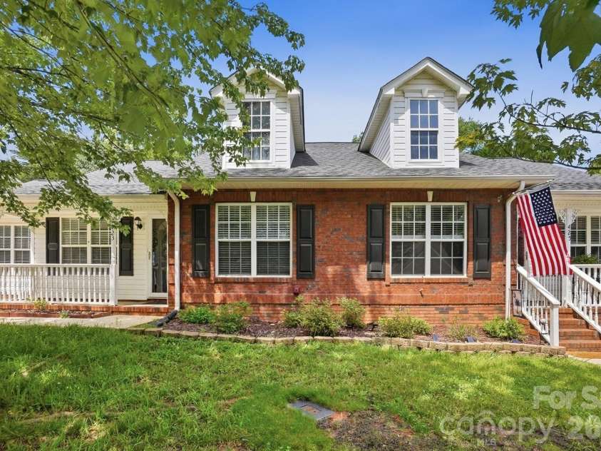423 Danielle Way, Fort Mill, SC 29715.  MLS# CAR4387194, YatesRealty ID 26124. 