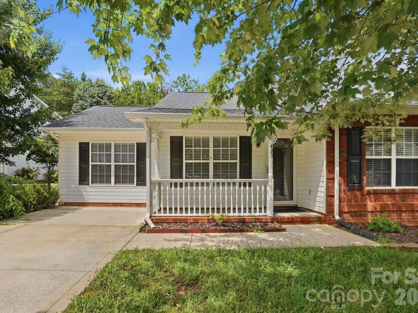 423 Danielle Way, Fort Mill, SC 29715.  MLS# CAR4387194, YatesRealty ID 26124. 