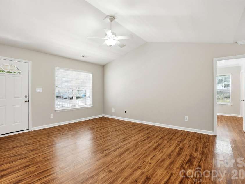 423 Danielle Way, Fort Mill, SC 29715.  MLS# CAR4387194, YatesRealty ID 26124. 