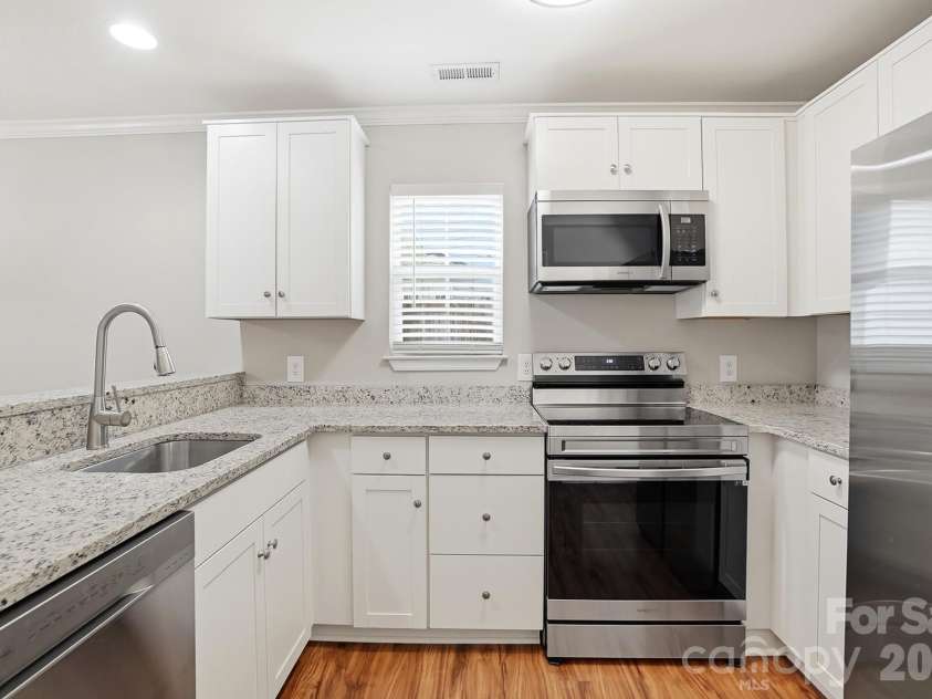 423 Danielle Way, Fort Mill, SC 29715.  MLS# CAR4387194, YatesRealty ID 26124. 