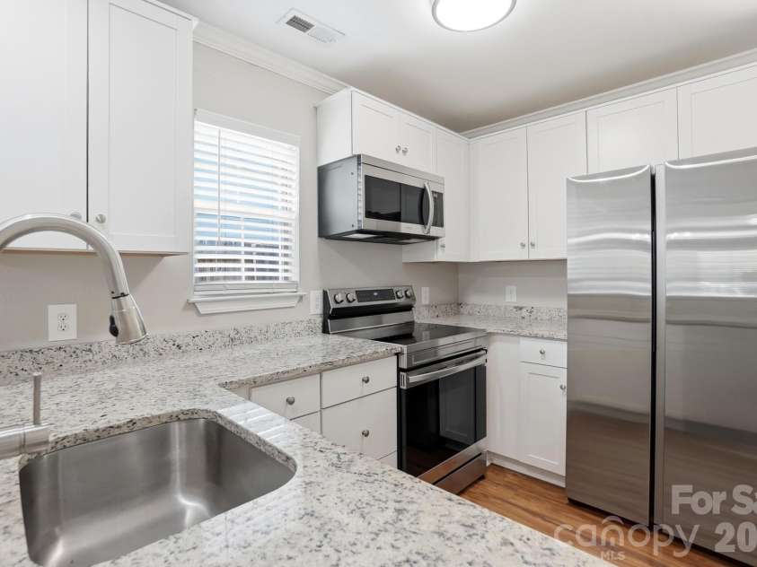 423 Danielle Way, Fort Mill, SC 29715.  MLS# CAR4387194, YatesRealty ID 26124. 