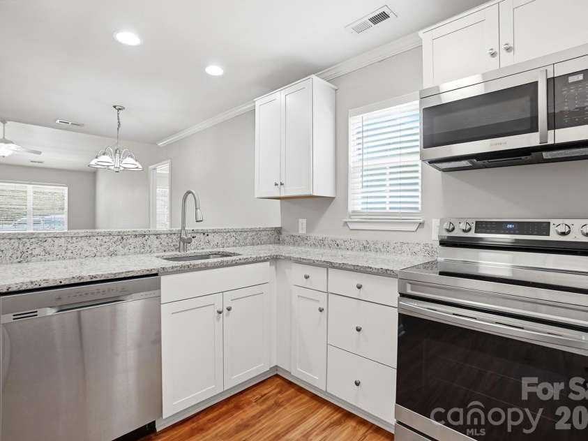 423 Danielle Way, Fort Mill, SC 29715.  MLS# CAR4387194, YatesRealty ID 26124. 