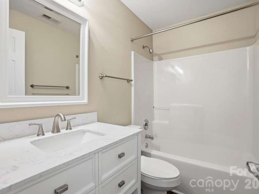 423 Danielle Way, Fort Mill, SC 29715.  MLS# CAR4387194, YatesRealty ID 26124. 