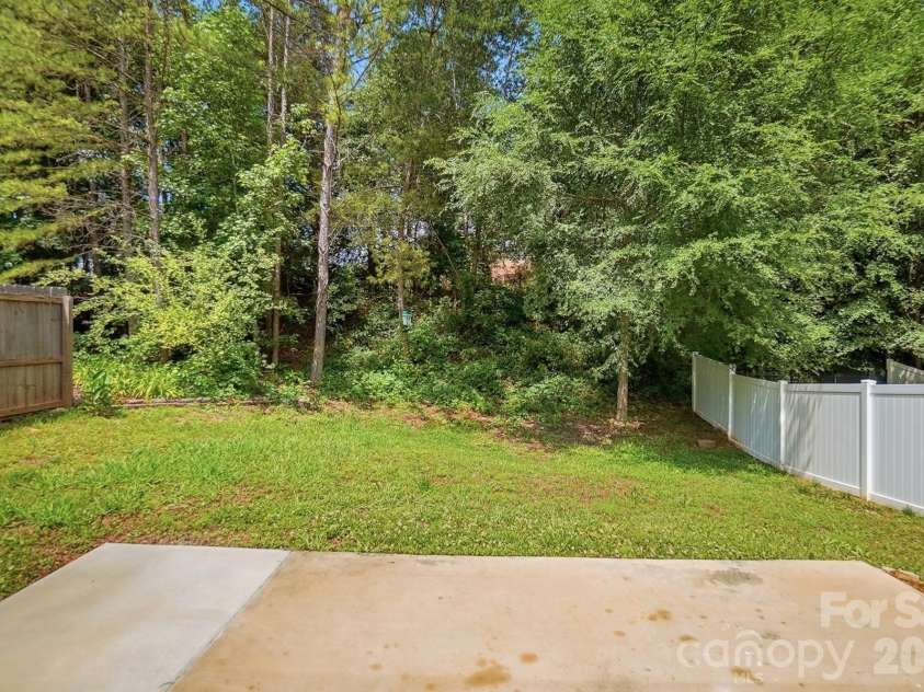 423 Danielle Way, Fort Mill, SC 29715.  MLS# CAR4387194, YatesRealty ID 26124. 