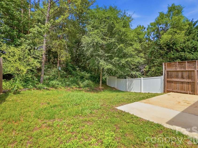 423 Danielle Way, Fort Mill, SC 29715.  MLS# CAR4387194, YatesRealty ID 26124. 