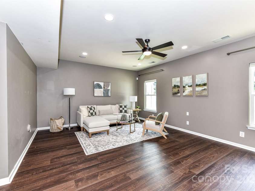 3533 Catherine Creek Place, Davidson, NC 28036.  MLS# CAR4279633, YatesRealty ID 26125. Great Room features ceiling fan/light, recessed lights & open to Kitchen!