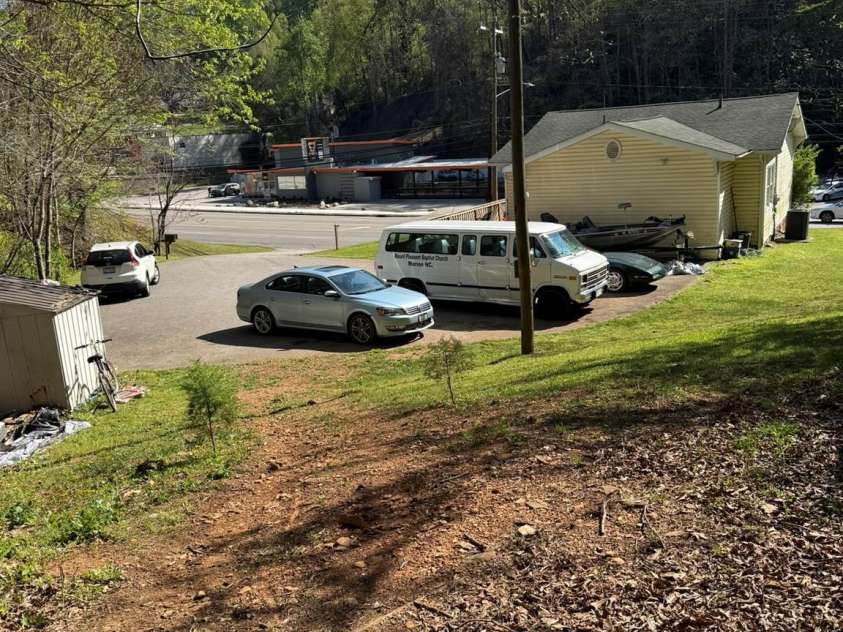 880 Main Street, Marion, NC 28752.  MLS# CAR4372624, YatesRealty ID 26125. 