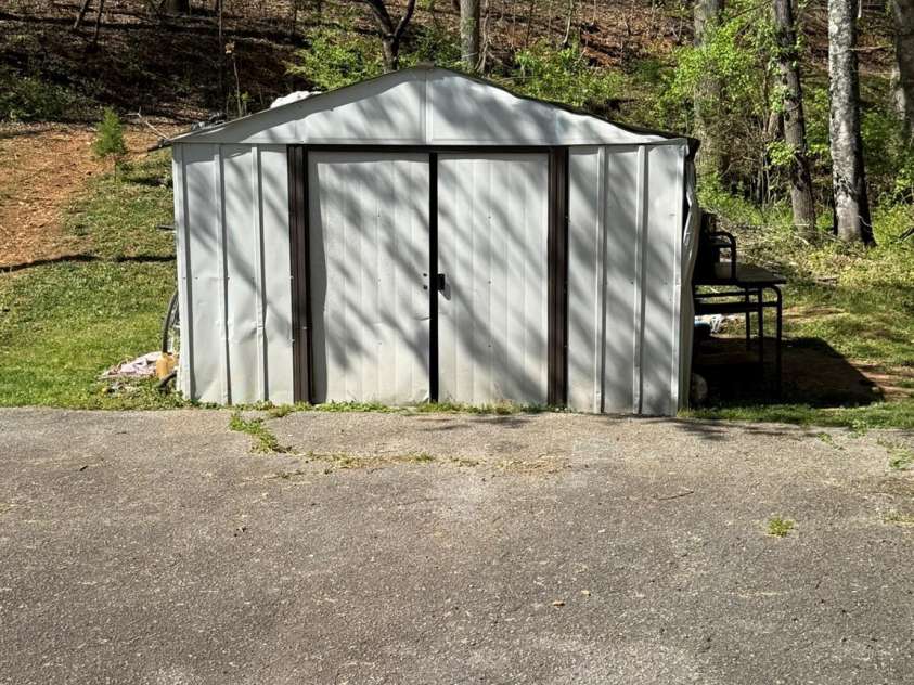 880 Main Street, Marion, NC 28752.  MLS# CAR4372624, YatesRealty ID 26125. 