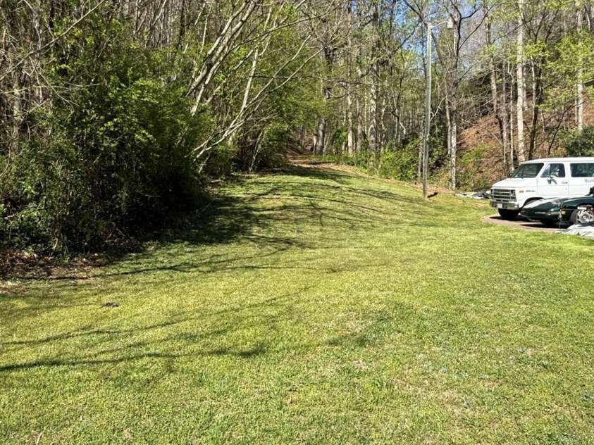 880 Main Street, Marion, NC 28752.  MLS# CAR4372624, YatesRealty ID 26125. 