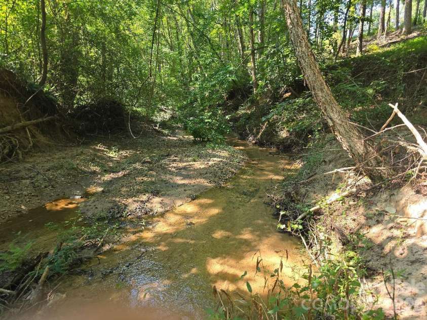 340 Harrison Road, Roebuck, SC 29376.  MLS# CAR4387616, YatesRealty ID 26126. 