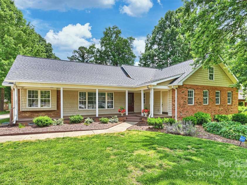 7135 Folger Drive, Charlotte, NC 28270.  MLS# CAR4214967, YatesRealty ID 26126. 