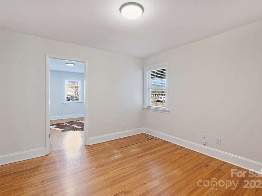 7135 Folger Drive, Charlotte, NC 28270.  MLS# CAR4214967, YatesRealty ID 26126. 