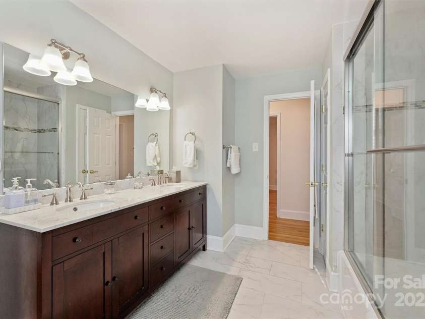 7135 Folger Drive, Charlotte, NC 28270.  MLS# CAR4214967, YatesRealty ID 26126. 