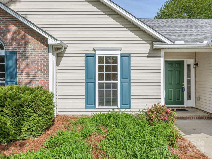 143 Running Briar Road, Fletcher, NC 28732.  MLS# CAR4252399, YatesRealty ID 26128. 
