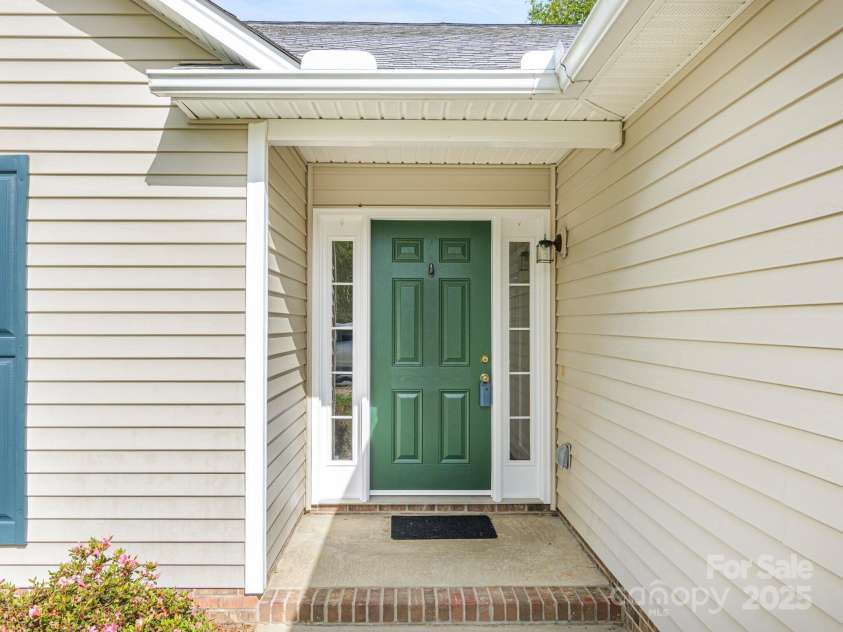 143 Running Briar Road, Fletcher, NC 28732.  MLS# CAR4252399, YatesRealty ID 26128. 