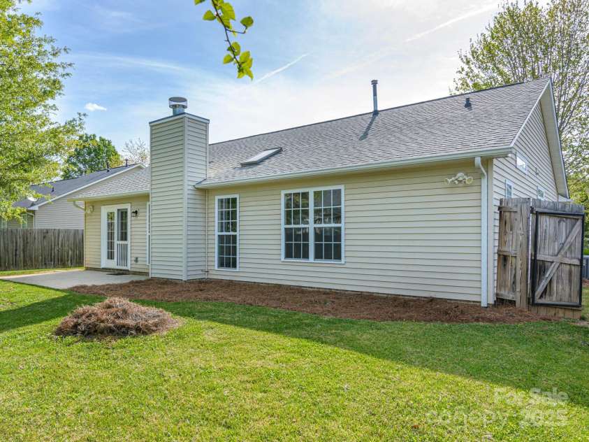 143 Running Briar Road, Fletcher, NC 28732.  MLS# CAR4252399, YatesRealty ID 26128. 