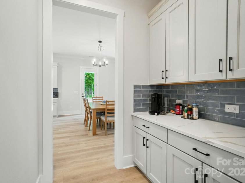 7818 Russell Road, Indian Trail, NC 28079.  MLS# CAR4314616, YatesRealty ID 26129. Butler's Pantry