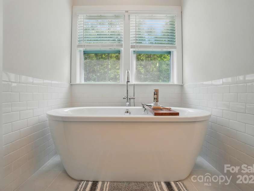 7818 Russell Road, Indian Trail, NC 28079.  MLS# CAR4314616, YatesRealty ID 26129. Relax the day away in this soaking tub
