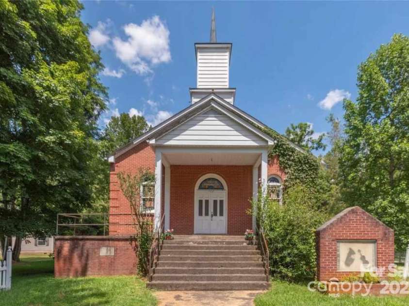 115 Teague Loop, Maggie Valley, NC 28785.  MLS# CAR4298087, YatesRealty ID 2613. 