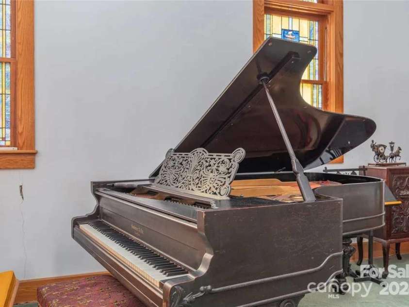 115 Teague Loop, Maggie Valley, NC 28785.  MLS# CAR4298087, YatesRealty ID 2613. 