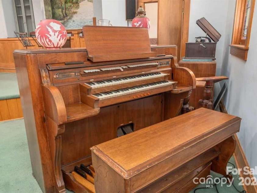 115 Teague Loop, Maggie Valley, NC 28785.  MLS# CAR4298087, YatesRealty ID 2613. 