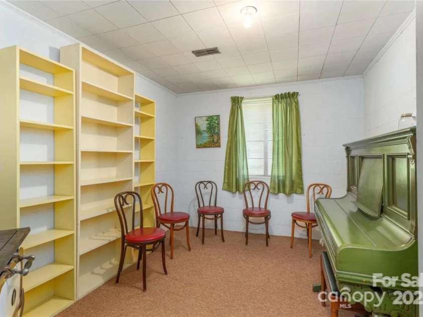 115 Teague Loop, Maggie Valley, NC 28785.  MLS# CAR4298087, YatesRealty ID 2613. 