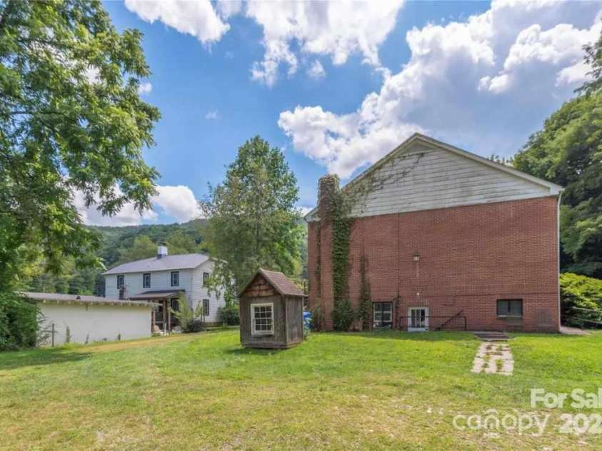 115 Teague Loop, Maggie Valley, NC 28785.  MLS# CAR4298087, YatesRealty ID 2613. 