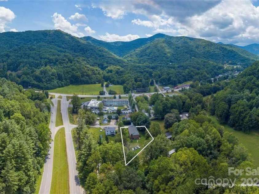 115 Teague Loop, Maggie Valley, NC 28785.  MLS# CAR4298087, YatesRealty ID 2613. 