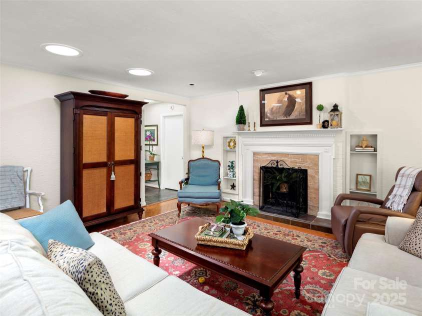 64 Wells Lane, Tryon, NC 28782.  MLS# CAR4277197, YatesRealty ID 26131. Living Room