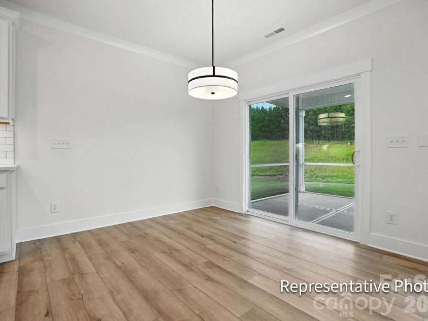 6116 New River Drive, Huntersville, NC 28078.  MLS# CAR4387535, YatesRealty ID 26132. Breakfast Area