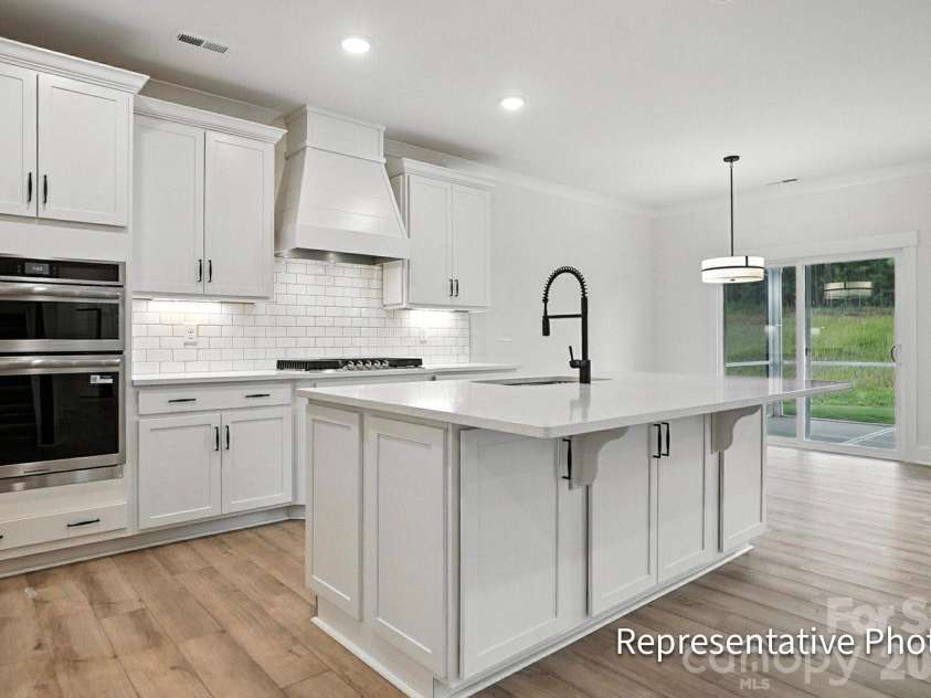 6116 New River Drive, Huntersville, NC 28078.  MLS# CAR4387535, YatesRealty ID 26132. Kitchen