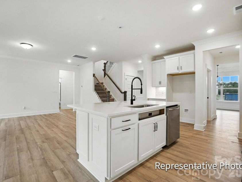 6116 New River Drive, Huntersville, NC 28078.  MLS# CAR4387535, YatesRealty ID 26132. Kitchen
