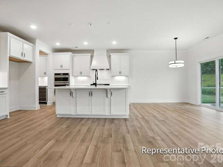 6116 New River Drive, Huntersville, NC 28078.  MLS# CAR4387535, YatesRealty ID 26132. Kitchen