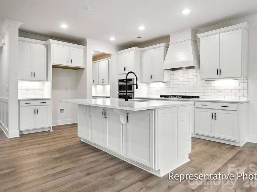 6116 New River Drive, Huntersville, NC 28078.  MLS# CAR4387535, YatesRealty ID 26132. Kitchen