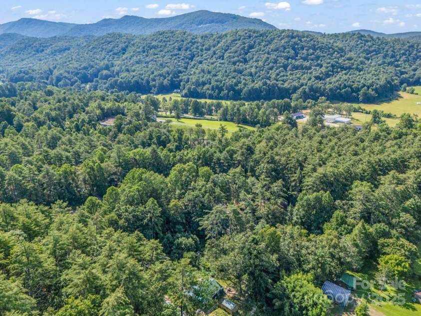 62 Kinard Lane, Penrose, NC 28766.  MLS# CAR4271193, YatesRealty ID 26132. 