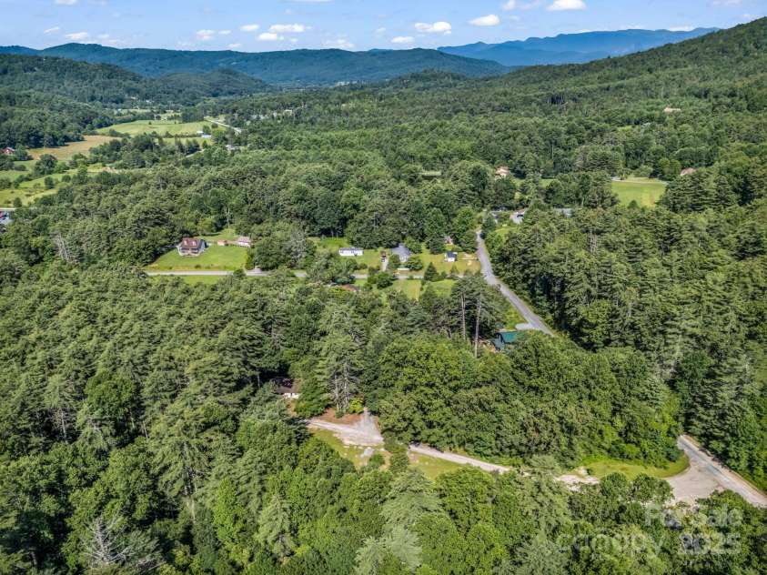 62 Kinard Lane, Penrose, NC 28766.  MLS# CAR4271193, YatesRealty ID 26132. 