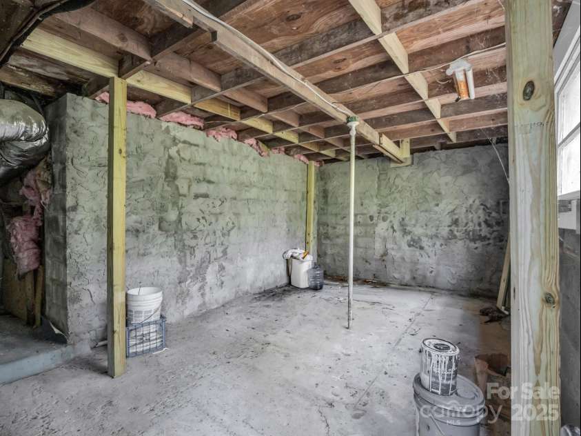 62 Kinard Lane, Penrose, NC 28766.  MLS# CAR4271193, YatesRealty ID 26132. 