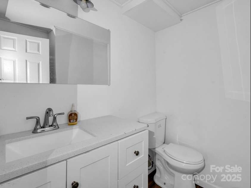 62 Kinard Lane, Penrose, NC 28766.  MLS# CAR4271193, YatesRealty ID 26132. 