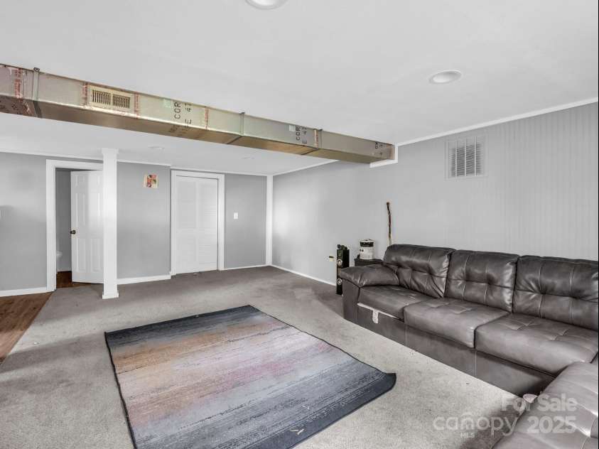 62 Kinard Lane, Penrose, NC 28766.  MLS# CAR4271193, YatesRealty ID 26132. 