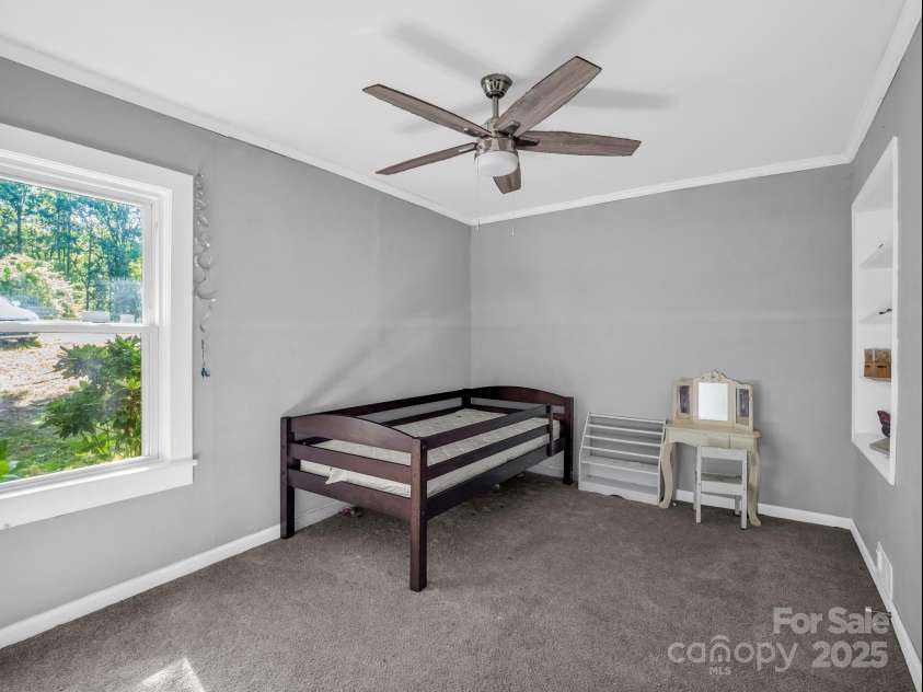 62 Kinard Lane, Penrose, NC 28766.  MLS# CAR4271193, YatesRealty ID 26132. 