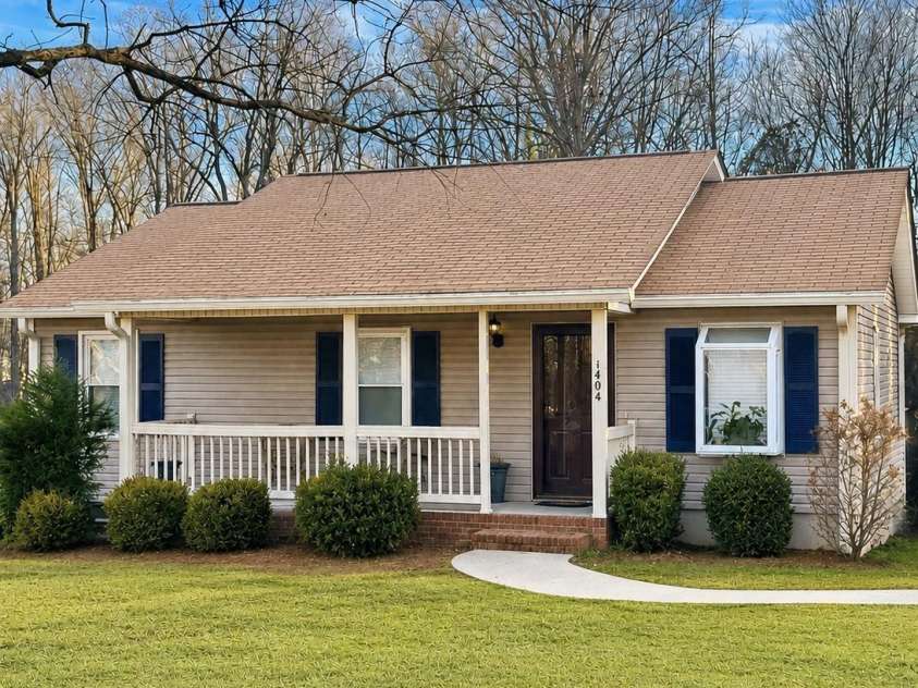 1404 Council Street, Salisbury, NC 28146.  MLS# CAR4386965, YatesRealty ID 26134. 