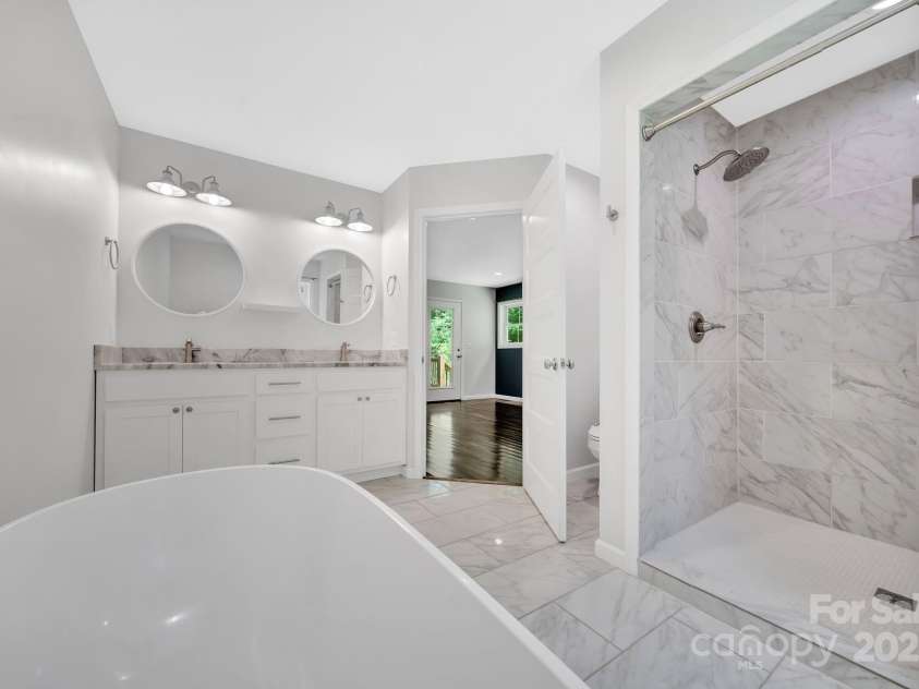 155 Pebble Ridge Road, Spruce Pine, NC 28777.  MLS# CAR4300984, YatesRealty ID 26135. Master Bathroom
