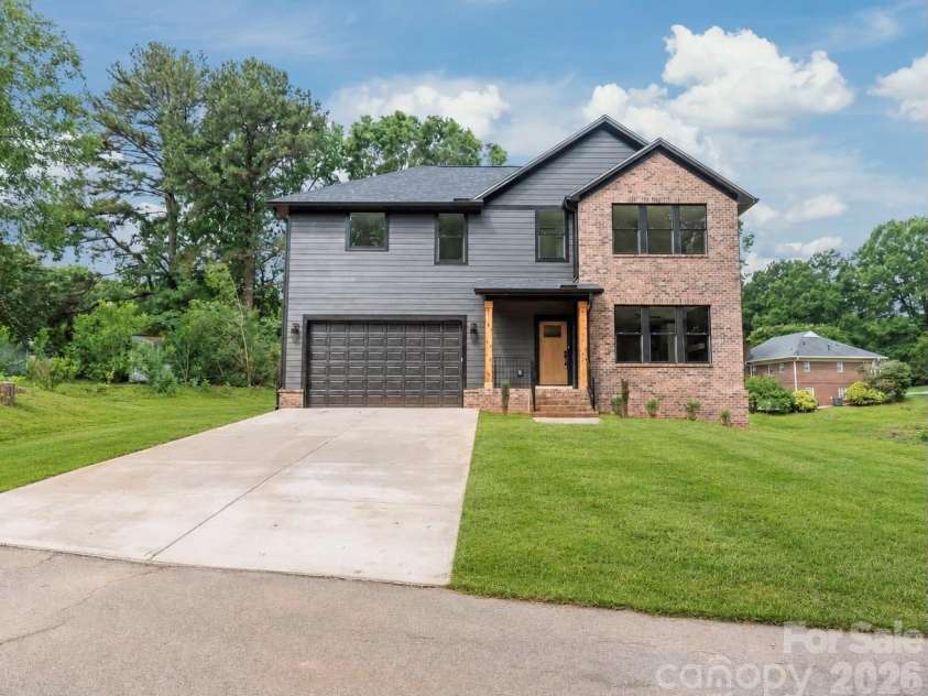 111 Keowee Circle, Indian Trail, NC 28079.  MLS# CAR4387683, YatesRealty ID 26137. 