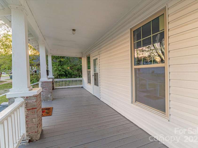 319 Chestnut Street, Rock Hill, SC 29730.  MLS# CAR4243509, YatesRealty ID 26137. 