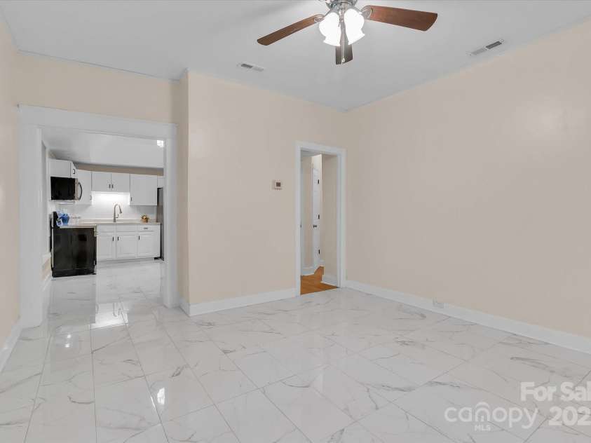 319 Chestnut Street, Rock Hill, SC 29730.  MLS# CAR4243509, YatesRealty ID 26137. 