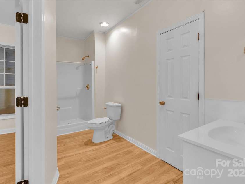 319 Chestnut Street, Rock Hill, SC 29730.  MLS# CAR4243509, YatesRealty ID 26137. 