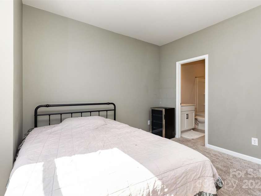 9221 Widden Way, Charlotte, NC 28269.  MLS# CAR4271390, YatesRealty ID 26138. 